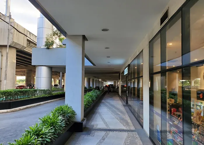 Cozy Hideaway At 81 Newport Blvd Walk To Naia T3 Casinos And Mall Own Parking Pool Gym Balcony And Kitchen 公寓式飯店 *