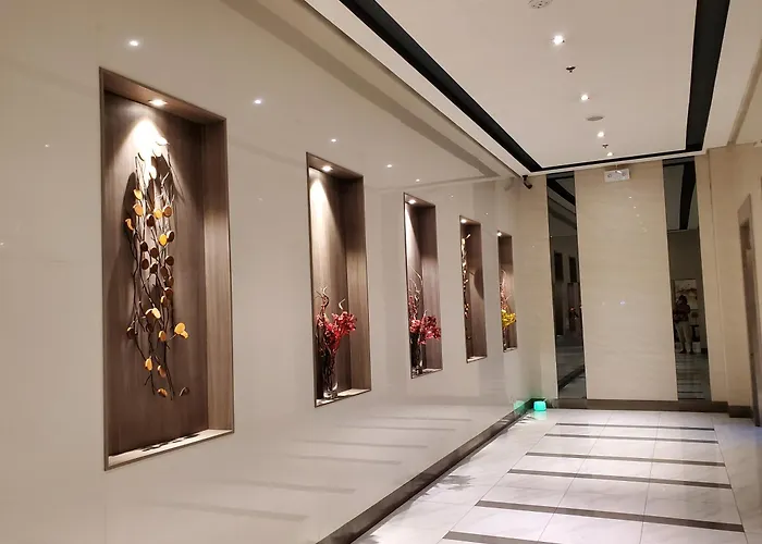 公寓式飯店 Cozy Hideaway At 81 Newport Blvd Walk To Naia T3 Casinos And Mall Own Parking Pool Gym Balcony And Kitchen 马尼拉