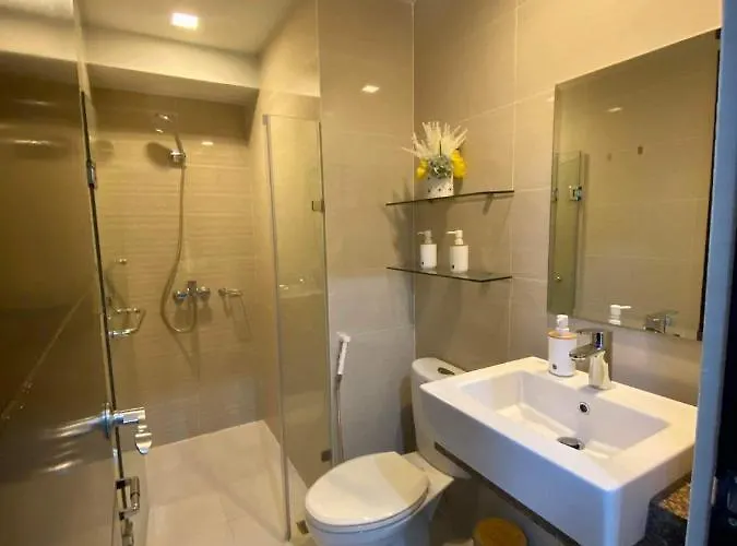 公寓式飯店 Cozy Hideaway At 81 Newport Blvd Walk To Naia T3 Casinos And Mall Own Parking Pool Gym Balcony And Kitchen