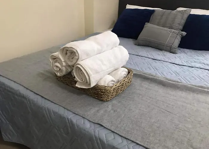 Cozy Hideaway At 81 Newport Blvd Walk To Naia T3 Casinos And Mall Own Parking Pool Gym Balcony And Kitchen 公寓式飯店 *