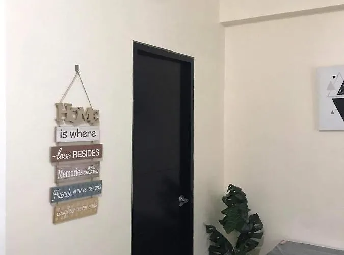 Cozy Hideaway At 81 Newport Blvd Walk To Naia T3 Casinos And Mall Own Parking Pool Gym Balcony And Kitchen 公寓式飯店 *