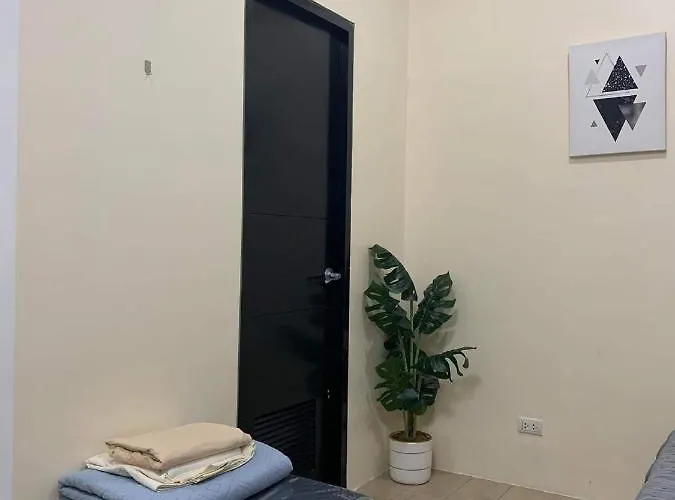 公寓式飯店 Cozy Hideaway At 81 Newport Blvd Walk To Naia T3 Casinos And Mall Own Parking Pool Gym Balcony And Kitchen *