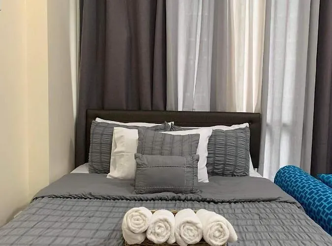 Cozy Hideaway At 81 Newport Blvd Walk To Naia T3 Casinos And Mall Own Parking Pool Gym Balcony And Kitchen *